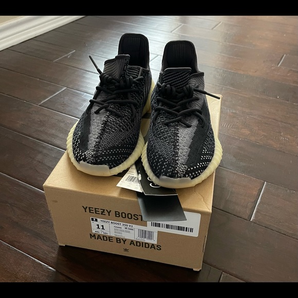 Yeezy Boost size 11 - Picture 2 of 9